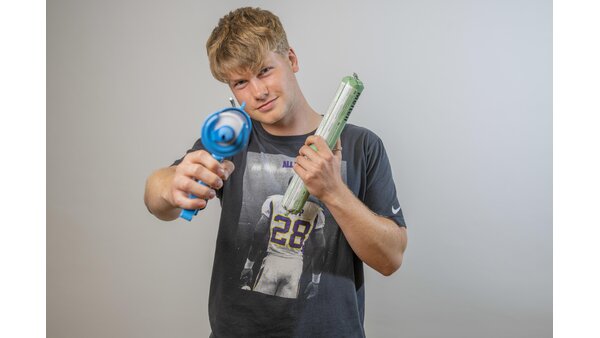 Apprentice Emanuel with Meltell tubular bag and Meltell gun